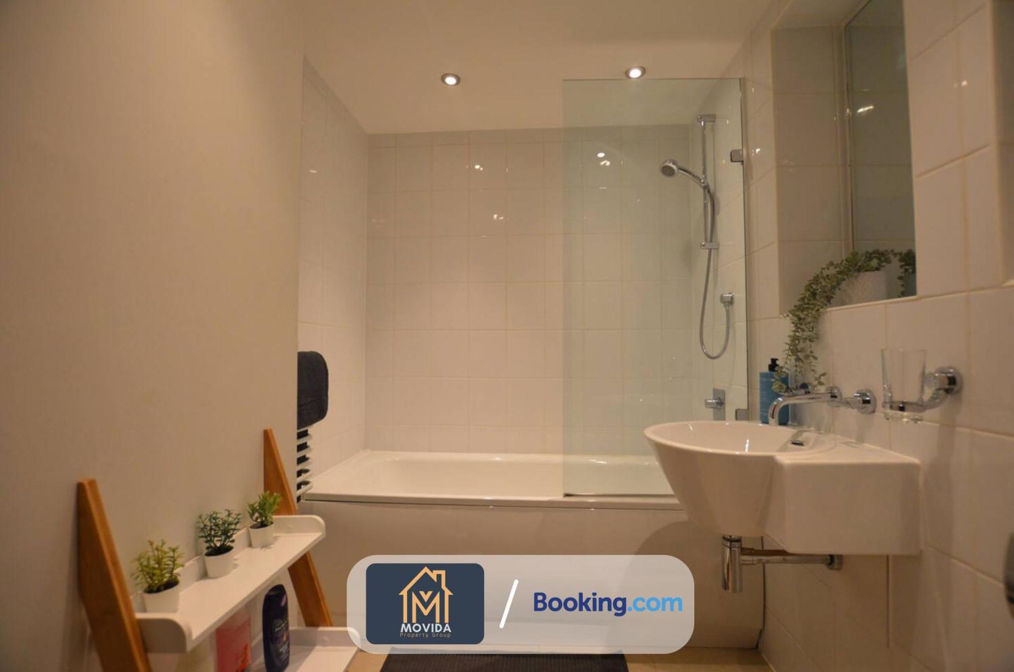 Lgi Stunning 1 Bedroom Apartment By Movida Property Group Short Lets & Serviced Accommodation Лийдс Екстериор снимка
