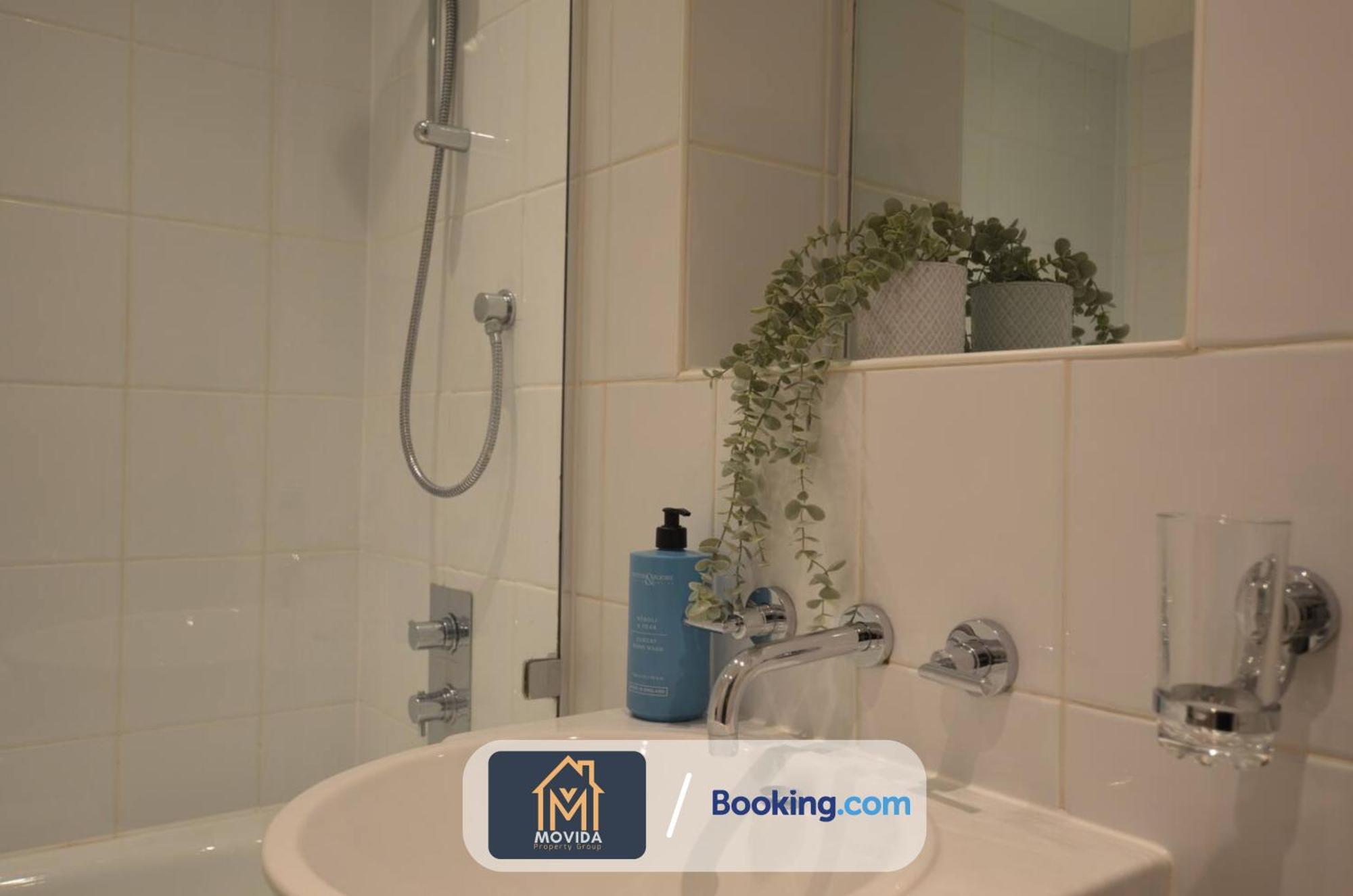 Lgi Stunning 1 Bedroom Apartment By Movida Property Group Short Lets & Serviced Accommodation Лийдс Екстериор снимка